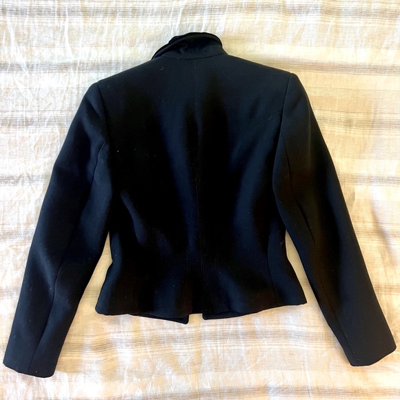 Vintage Ralph Lauren Purple Label wool jacket with velvet collar. Size 4. - Picture 3 of 12